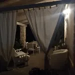 Trullo Antico منزل ريفي أوستوني